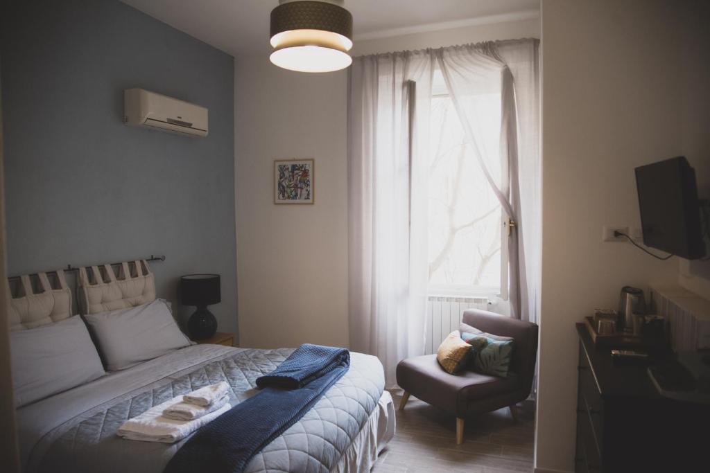 B&B Iola room 2